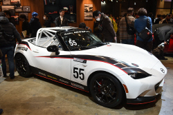 [2017 도쿄 오토살롱] 오토살롱을 이끈 마쯔다 MX-5와 토요타 86 그리고 C-HR