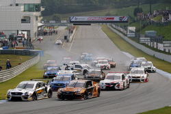 [2017 도쿄 오토살롱] 사이타마 토요펫 그린 브레이브 밤바 타쿠 슈퍼 GT 복귀 인터뷰