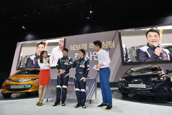 [서울모터쇼] 2017 슈퍼레이스 챔피언을 노리는 쉐보레 레이싱 팀, ‘서울모터쇼에서 팬 사인회 개최’