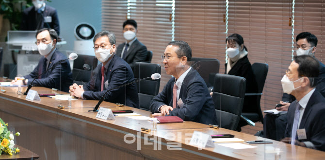인사말하는 권영수  LG 부회장                                                                                                                                    ...