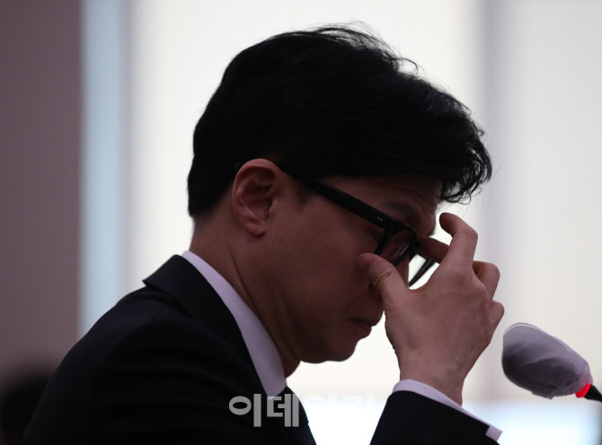 '미소 보이는 김형두 헌법재판관 후보자'                                                                                                                                ...
