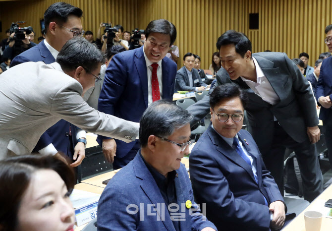 제30회 차세대 여성리더 컨퍼런스, '주제강연하는 신수정 부문장'                                                                                                                  ...