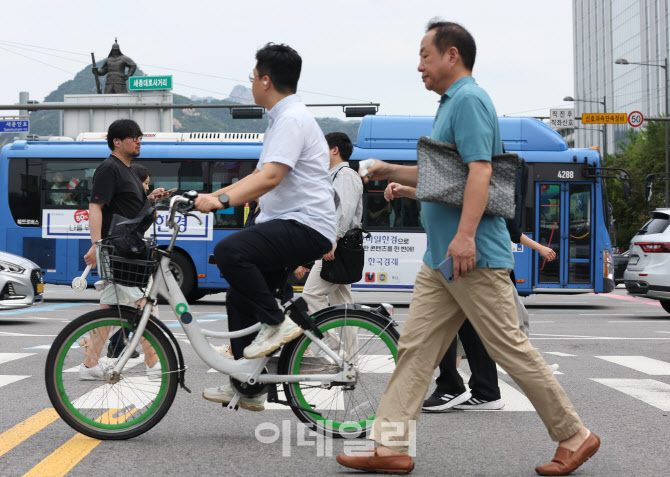 연휴 마치고 일터로 향하는 시민들                                                                                                                                    ...