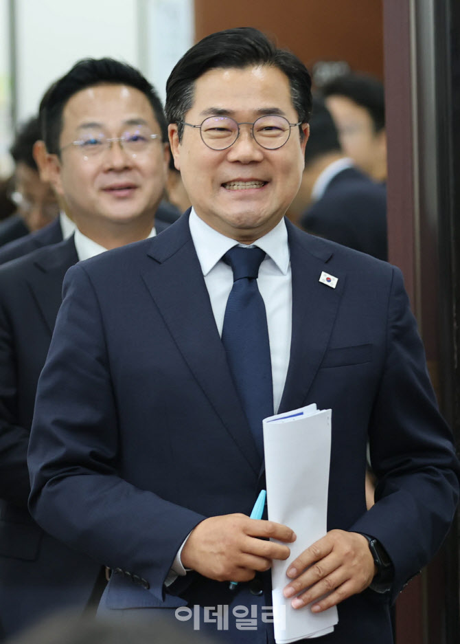 박찬대, '미소 보이며 고별 기자간담회 참석'                                                                                                                             ...