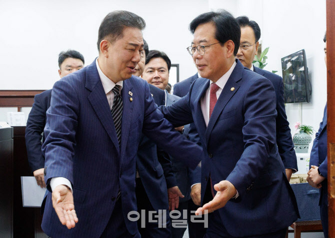 김병기-송언석, '국회의장 주재 원내대표 회동'                                                                                                                            ...