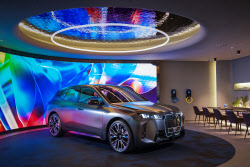 BMW, 플래그십 순수전기 SAV '뉴 iX' 사전 예약