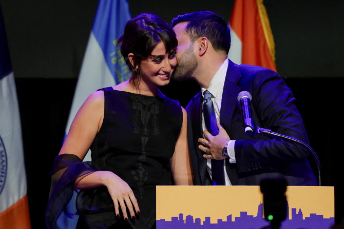 '여보, 나 이제 뉴욕시장이야'                                                                                                                                     ...