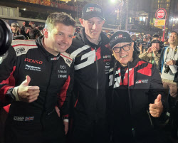 2025 WRC '일본 랠리' 개막…아키오 회장 '엄지 척'