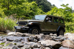 지프, 연말 특별 프로모션…랭글러 최대 1000만원 지원