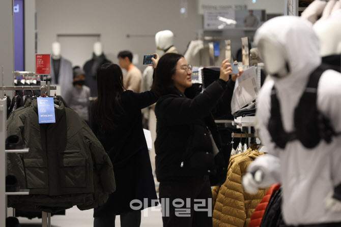 오픈 하루 앞둔 무신사 메가스토어 용산                                                                                                                                 ...
