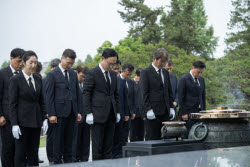 이용배 현대로템 대표 현충원 참배…