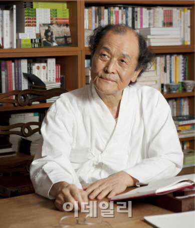 [2013문화키워드②-4] 조정래의 힘…`정글만리` 질주