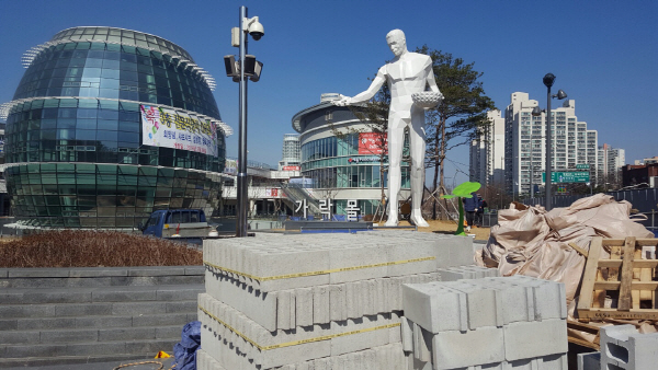 5000억 들인 가락·노량진수산시장 새 건물 석달째 `개점휴업`