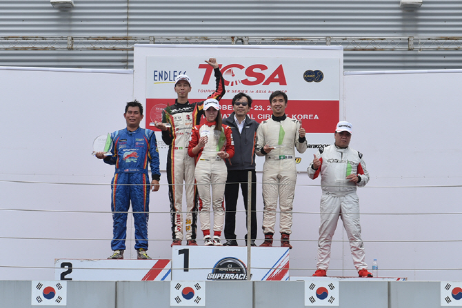 여성 카레이서 문혜민, TCSA 최종전을 우승을 장식