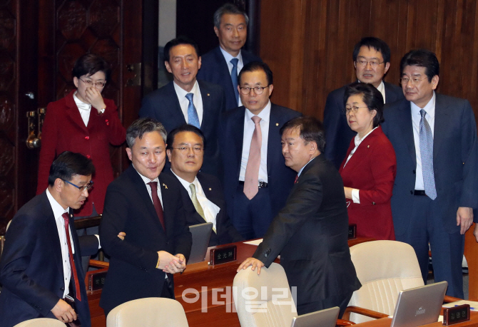 새누리한테 항의받는 표창원 | 인스티즈