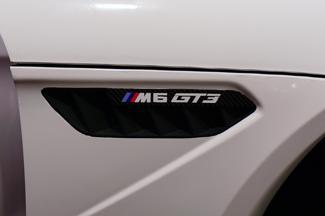 [2017 디트로이트] 585마력의 강력함, BMW M6 GT3 전시