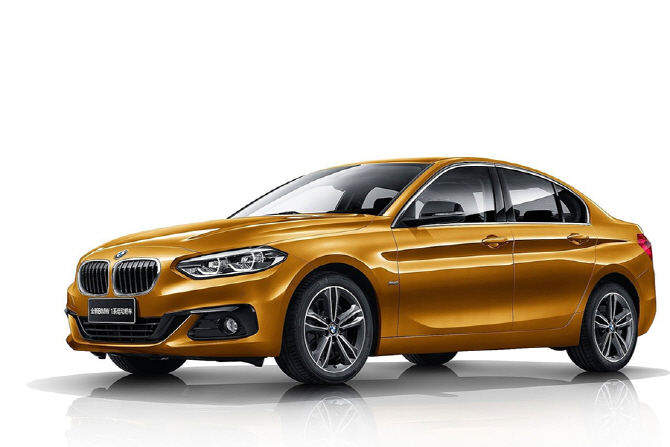 BMW 1시리즈 세단 리뷰 `중국 시장을 위한 프리미엄 콤팩트 세단`