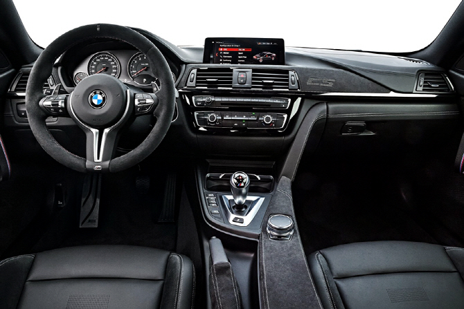 2018 BMW M4 CS 리뷰 - GTS의 아쉬움을 달리는 CS의 등장