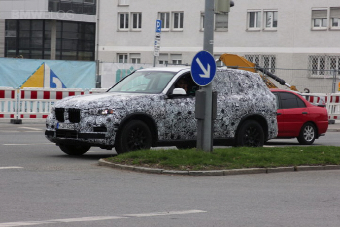 `취향저격 新車`…BMW, 럭셔리 7인승 SUV `X7`로 유럽시장 공략