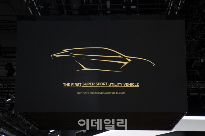 람보르기니, 슈퍼 SUV `우루스’ 티저 공개…12월4일 출시