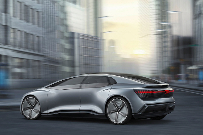 아우디 자율주행의 미래 아이콘 컨셉은 어떤 차?