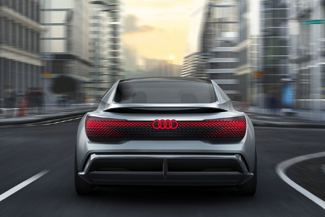 아우디 자율주행의 미래 아이콘 컨셉은 어떤 차?