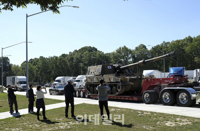 국산 K-9자주포, 세계 방산시장 `심장` 美 워싱턴 거리 활보