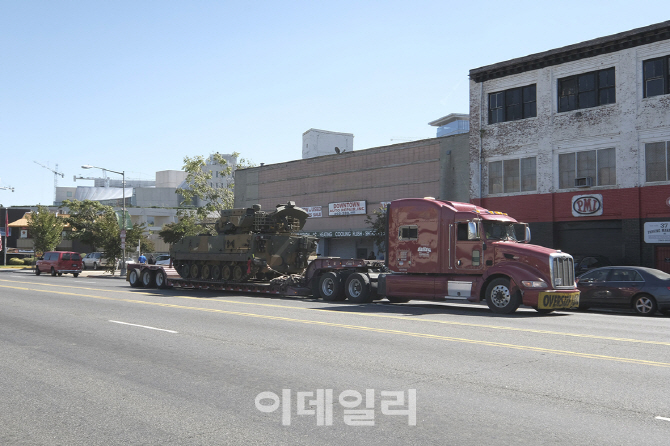 국산 K-9자주포, 세계 방산시장 `심장` 美 워싱턴 거리 활보