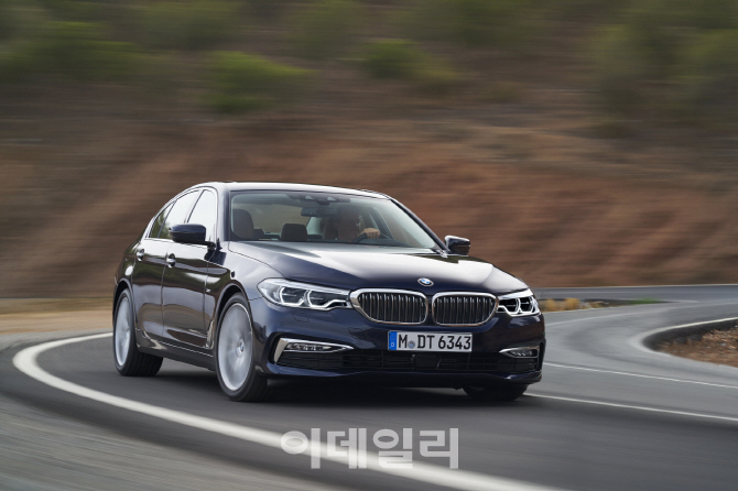 BMW 뉴 5시리즈에 감성 ‘UP’…520d 럭셔리 스페셜 에디션
