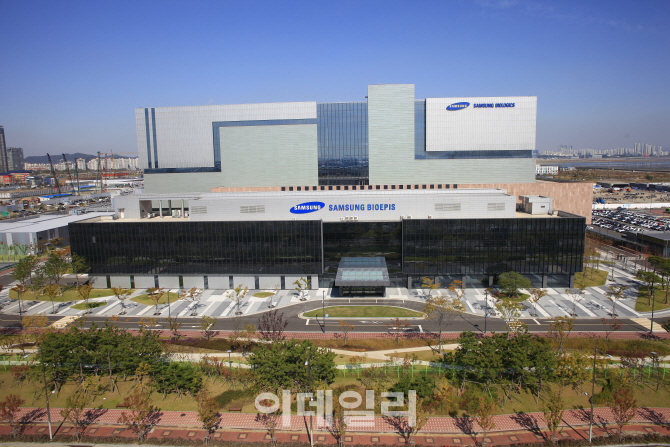 PS17122000727.jpg