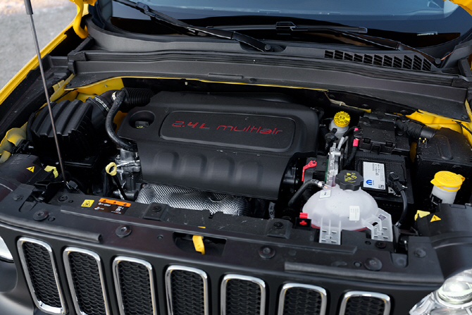 [시승기] 지프 레니게이드 론지튜드 - 가솔린 엔진으로 완성된 도심형 SUV