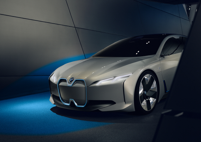 BMW, 2018 베이징모터쇼서 고성능 모델 `뉴 M2 컴페티션` 공개