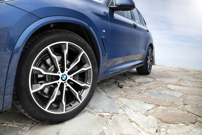 BMW '뉴 X3', 타이어 휠