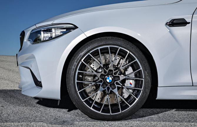 BMW '뉴 M2 컴페티션', 타이어 휠
