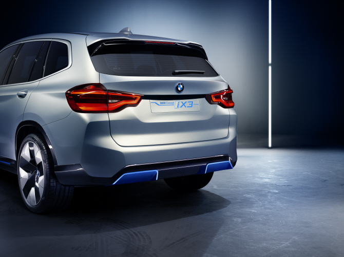 BMW, 베이징서 'iX3 컨셉트' 세계 최초 공개