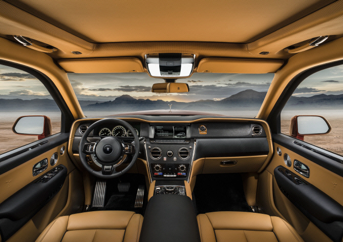 롤스로이스, 세계 최고급 SUV `컬리넌` 6월 국내 출시