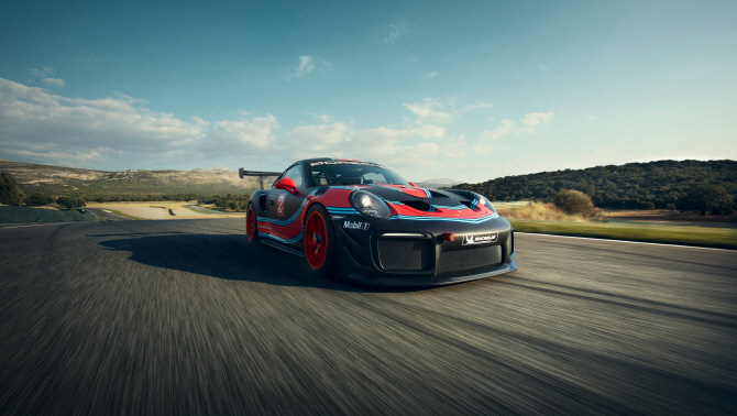 포르쉐 '911 GT2 RS 클럽스포츠', 강력한 성능