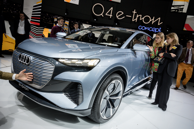아우디 'Q4 e-트론', 전기 SUV의 위엄