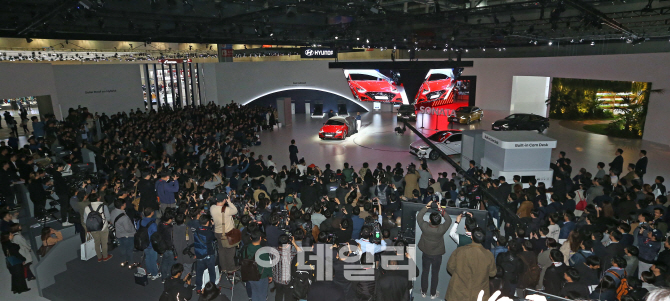 북적이는 '서울 모터쇼' 현대자동차 부스