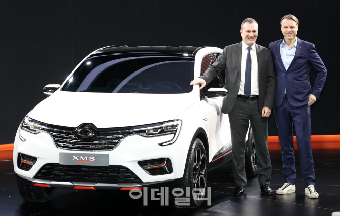 서울모터쇼에서 공개된 르노삼성 'XM3 인스파이어'