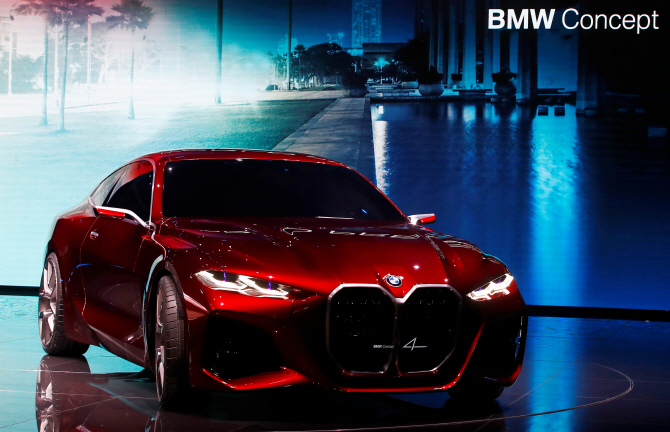 BMW, 한층 더 진화된 미래차 총출동
