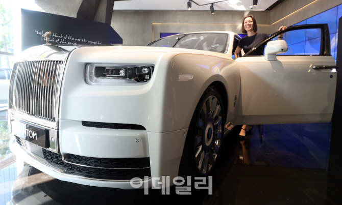 롤스로이스, 전 세계 25대 한정판 모델 '팬텀 트랭퀼리티' 공개