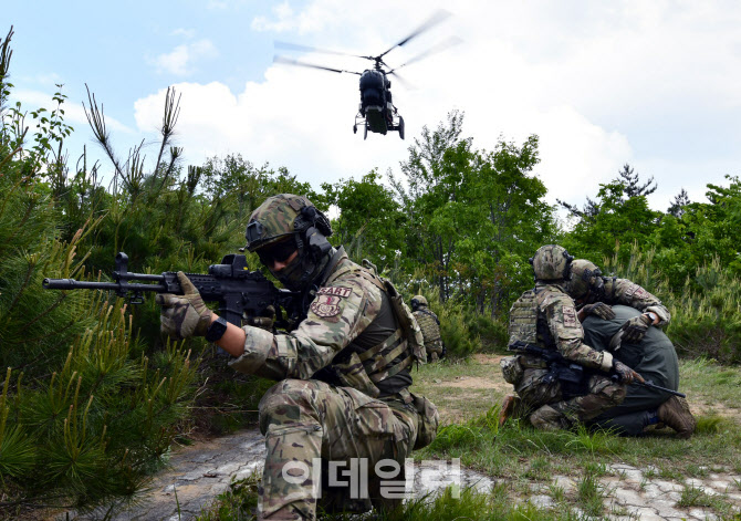 [포토] 조종사를 구하라