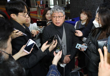 조응천 "법사위원, 개인화기로 난사…위원장, 공용화기로 난사"