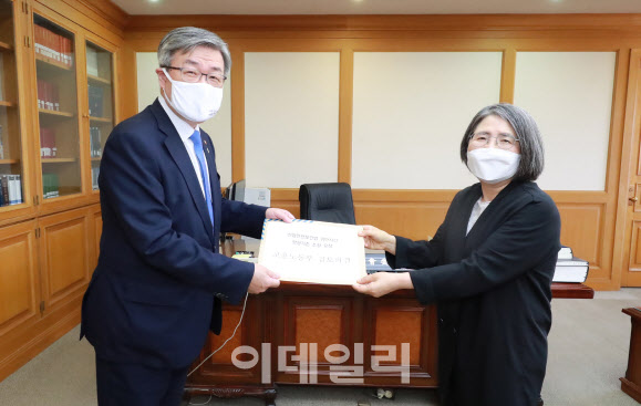 이재갑 장관, 김영란 위원장 만나 "산재 사망사고 처벌기준 강화" 요청