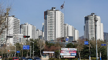 과천 ‘3억 뚝’ vs 하남 ‘7천만원 쑥’…엇갈린 전셋값