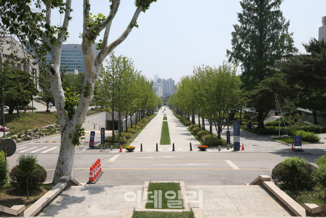 [포토]코로나19 여파로 대학교 축제 연기·취소