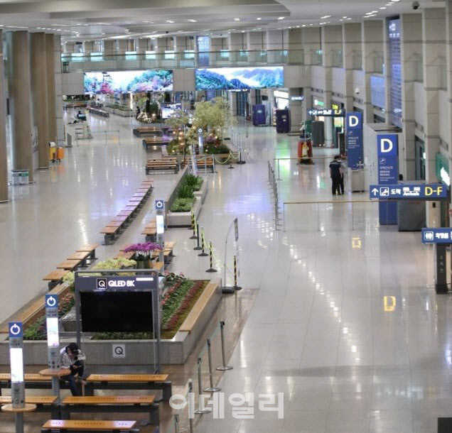 인천공항 세관직원 코로나19 확진…"양천구 탁구클럽 다녀왔다"