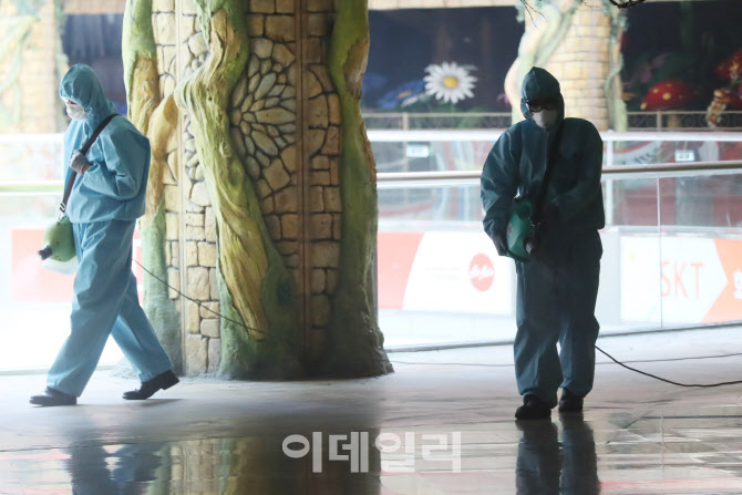 서울시 코로나19 확진자 8시간 만에 17명 추가