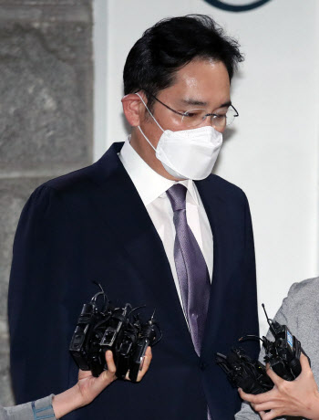 심상정, 이재용 구속영장 기각에 '유감' 표명